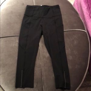 Lulu Lemon Black Cropped Leggings